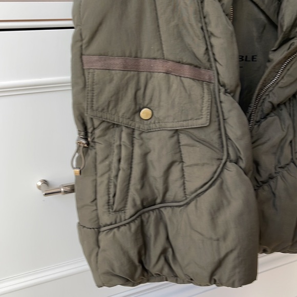 Gallery puffer army green packable vest with zipper size Small good condition - Picture 5 of 8